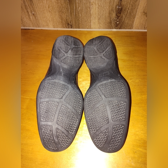 Johnson & Murphy - Picture 7 of 10